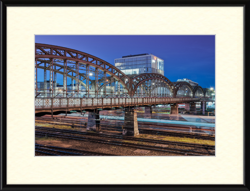 Hackerbrücke - Great Pictures Framed