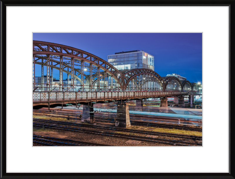 Hackerbrücke - Great Pictures Framed
