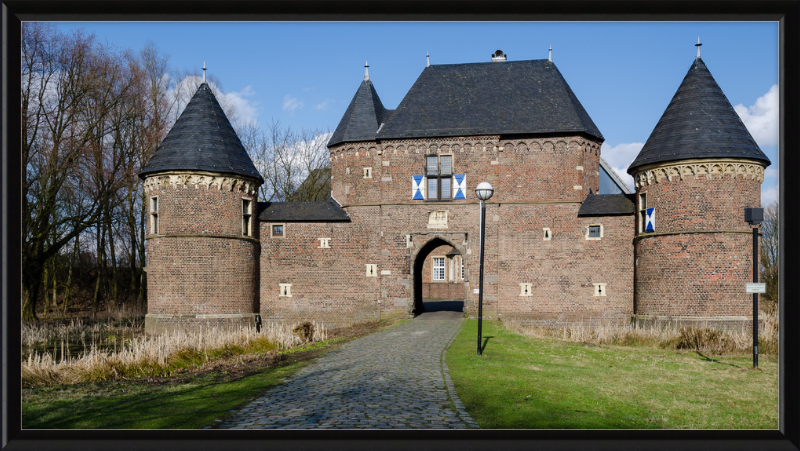 Vondern Castle - Great Pictures Framed