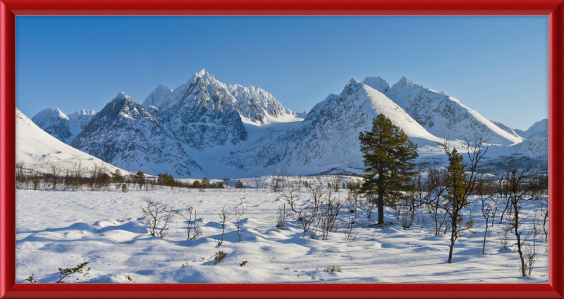 Lenangstindane and Jægervasstindane in Lyngen - Great Pictures Framed