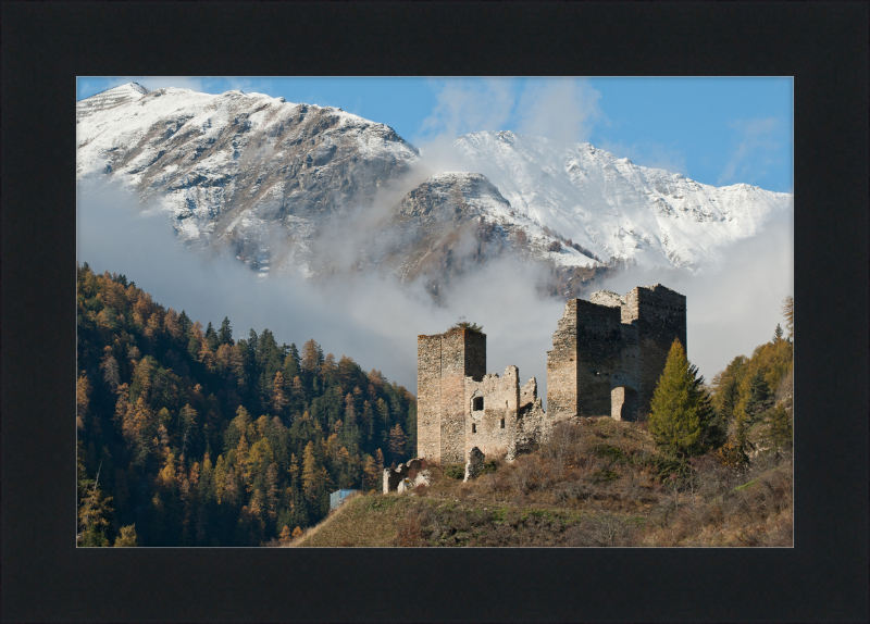 Tschanüff Castle - Great Pictures Framed