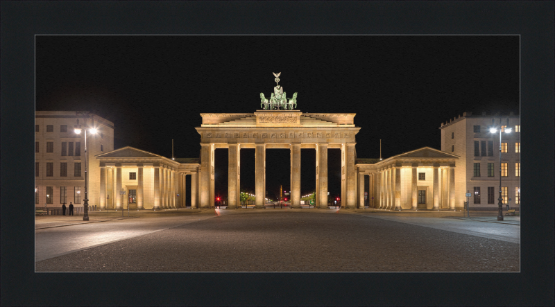 The Brandenburg Gate at Night - Great Pictures Framed