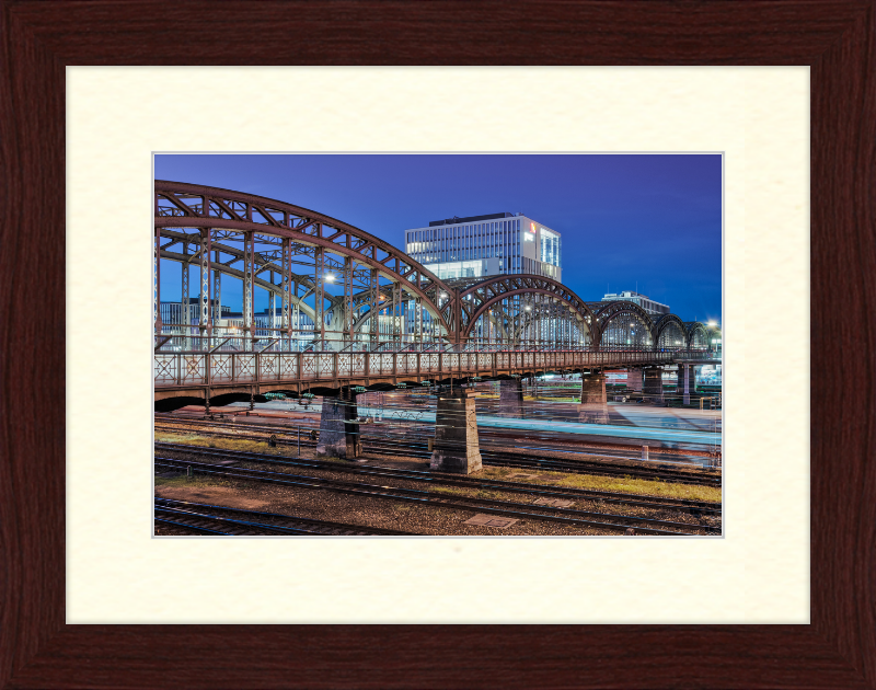 Hackerbrücke - Great Pictures Framed