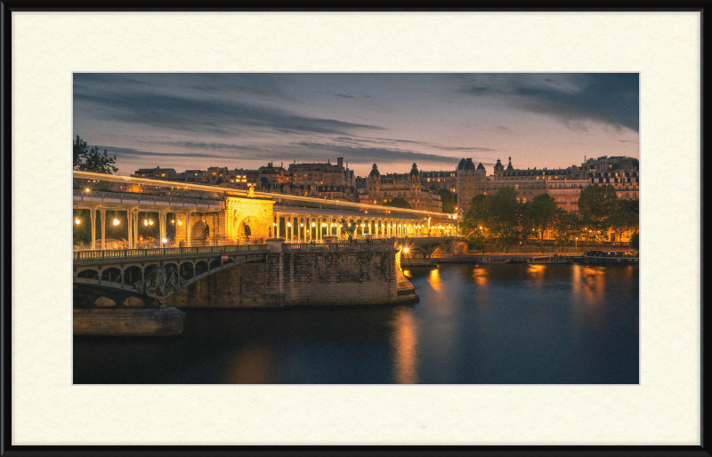 Bir-Hakeim Bridge, Paris - Great Pictures Framed