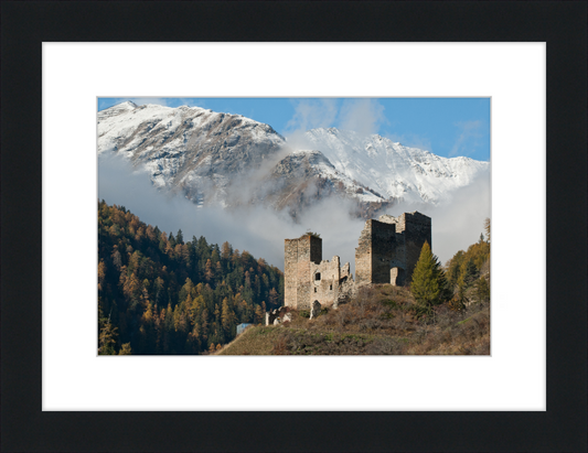 Tschanüff Castle - Great Pictures Framed