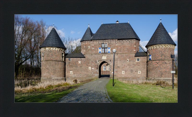 Vondern Castle - Great Pictures Framed