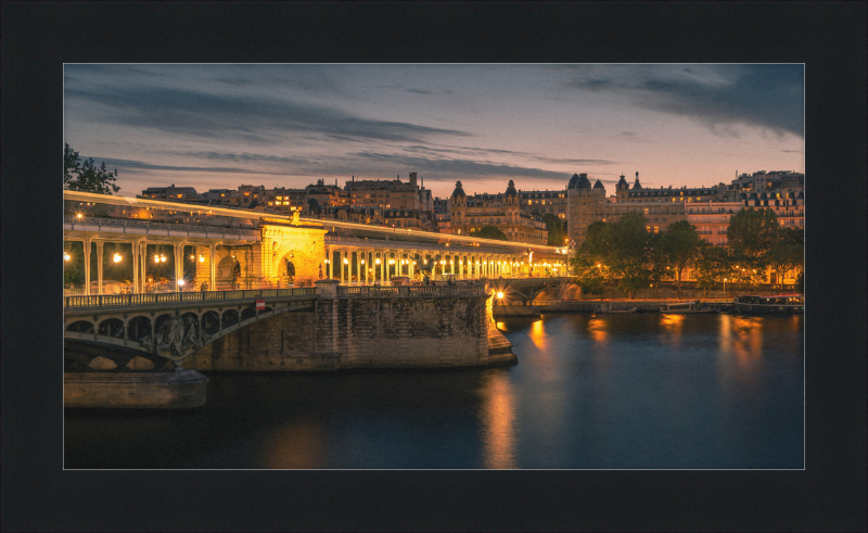 Bir-Hakeim Bridge, Paris - Great Pictures Framed