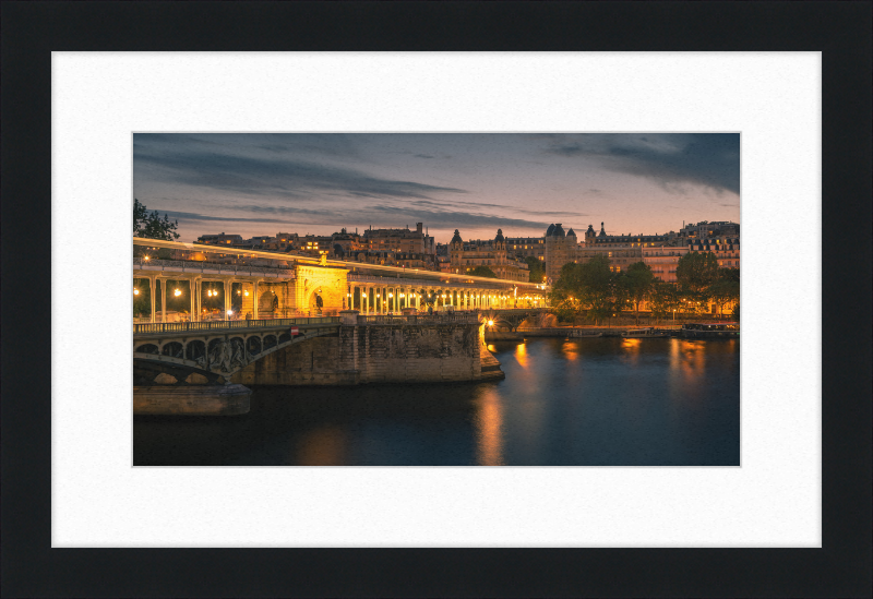 Bir-Hakeim Bridge, Paris - Great Pictures Framed