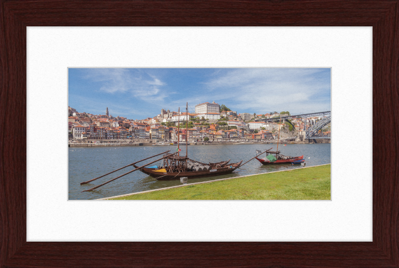 Rabelos en El Río Duero, Vila Nova de Gaia, Portugal - Great Pictures Framed